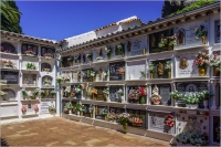 Spanish_cemetery_by_Bert_Schmitz.jpg