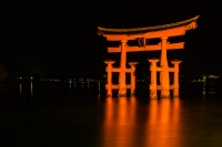 Torii_reflection_JLandon.jpg