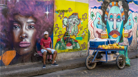 Frute_Vender_in_Arts_District.JPG