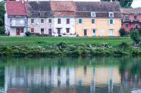Houses_on_River_AndresValdespino.jpg