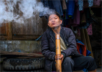 Smoking_an_Hookah_by_Bert_Schmitz.jpg