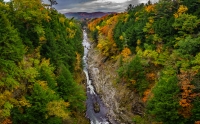 Autumn_view_at_Quechee_Gorge_-_Bert_Schmitz.jpg