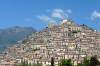 Hill_Town2C_Italy2Creduced-flipped_.jpg