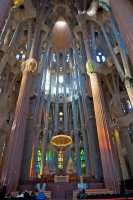 Worship_Space,_LA_Sagrada_Famiglia,_Barcelona.jpeg