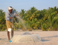 Man-Tying-Fishing-Nets-Marari-2.jpg