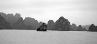 Halong_Bay_wide_B_W_copy.jpg