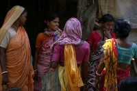 market_saris.jpg